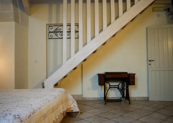 ゲストハウス Novecento And Breakfast Puglia 4*